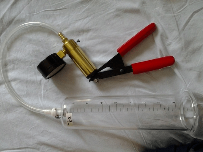 Vacuum pump for a member
