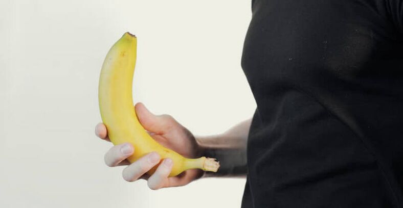 massage for penis enlargement using the example of a banana